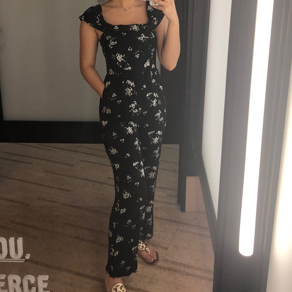 Petite XXS Abercrombie and Fitch  floral Jumpsuit